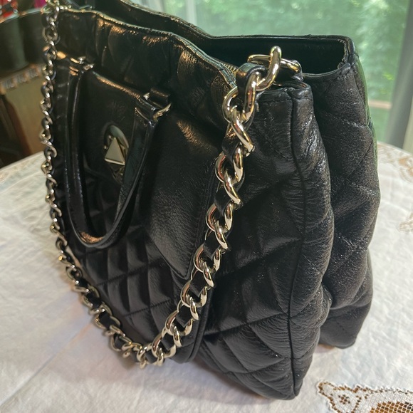 Kate Spade big shiny black leather bag. Beautiful design, lots of space, gold. - Picture 4 of 14